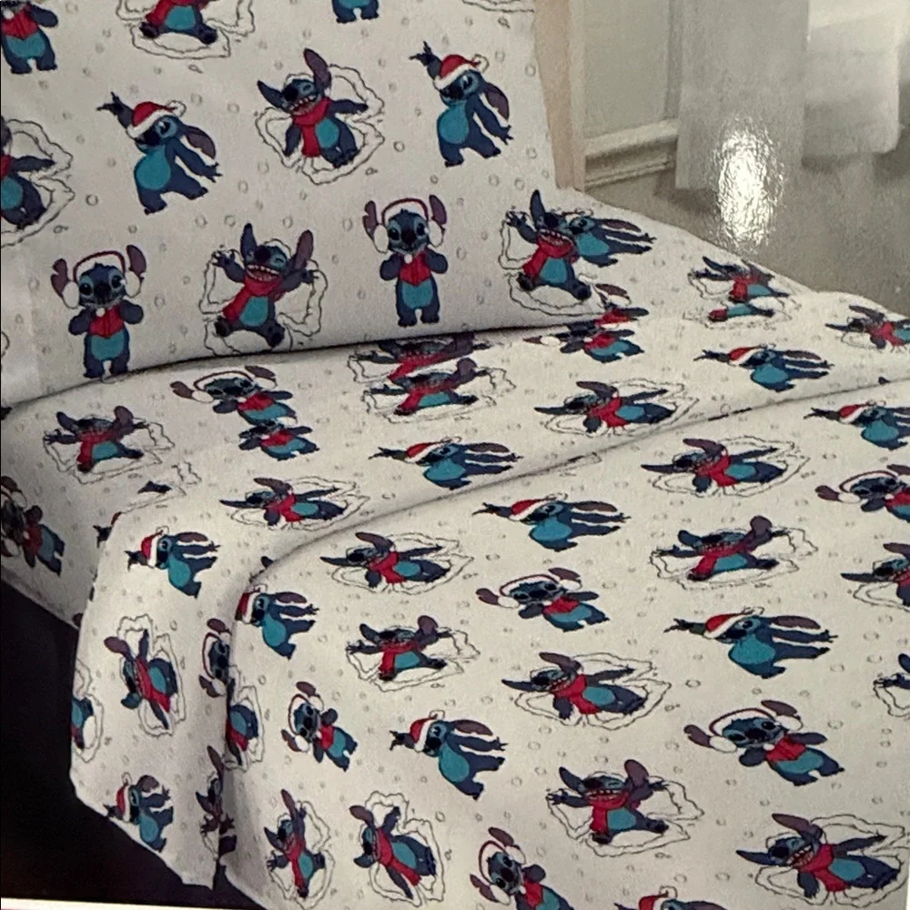 Disney Stitch Twin Sheet Set - White and Red